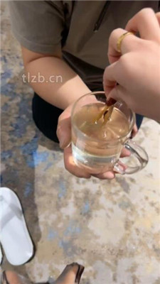 图片[25]-【你的美女祖宗】赏赐圣水/跪舔黑棉袜-黑丝高跟美腿/闻鞋窝-绳艺套路资源网